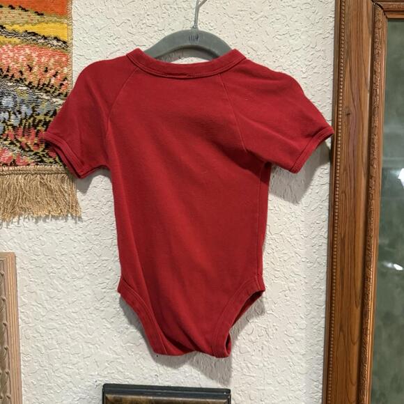 VINTAGE NFL TAMPA BAY BUCCANEERS CARTOON LOGO TODDLER ONE PIECE Size 3-6 Months - Picture 3 of 4